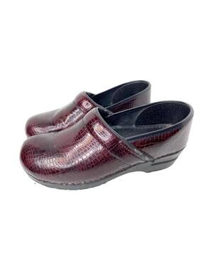 Sanita Cherry Red Snake Embossed Patent Leather Burgundy Clogs Women Size 9.5